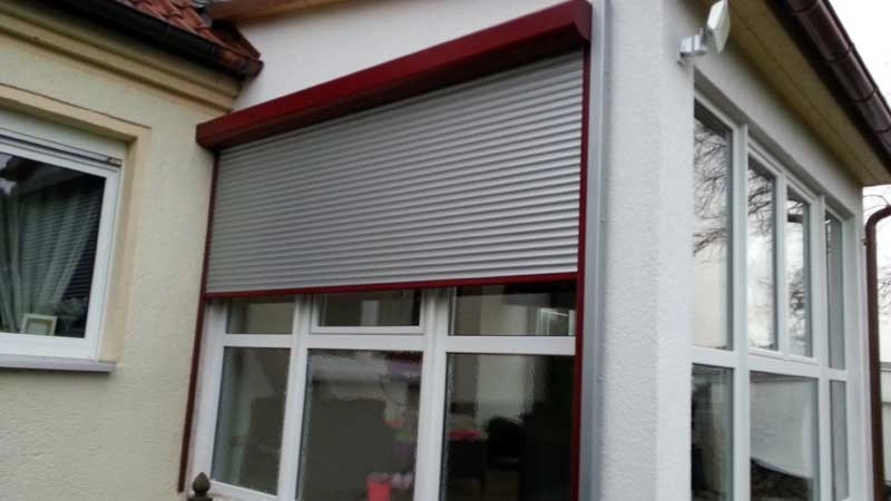 ROLLLADEN PURPURROT SILBER: Vorbaurollladen Aluminium ID Rollladen Abb.: rollladen-purpurrot-silber.jpg