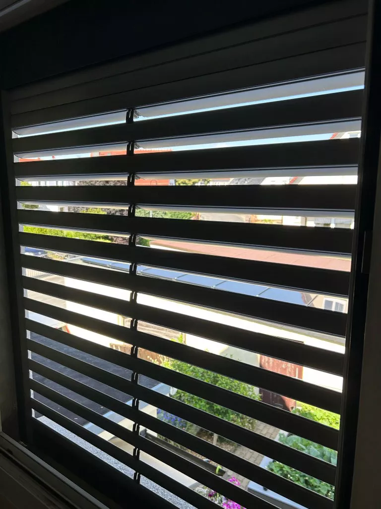 Abbildung 2 für Einzelstück Vorbaurollladen ID+ SOLAR B 920 x H 1100 mm OR34 Sonderpreis