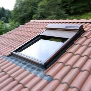 Artikelbild: 4: Dachfensterrollladen ATIX® SOLAR für ROTO® Dachfenster inkl. Solarpaket