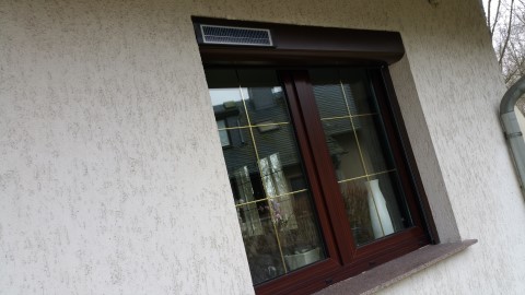 Moderne Solarrollladen funktionieren auch an der Nordseite Solarrollladen an der Nordseite des Hauses